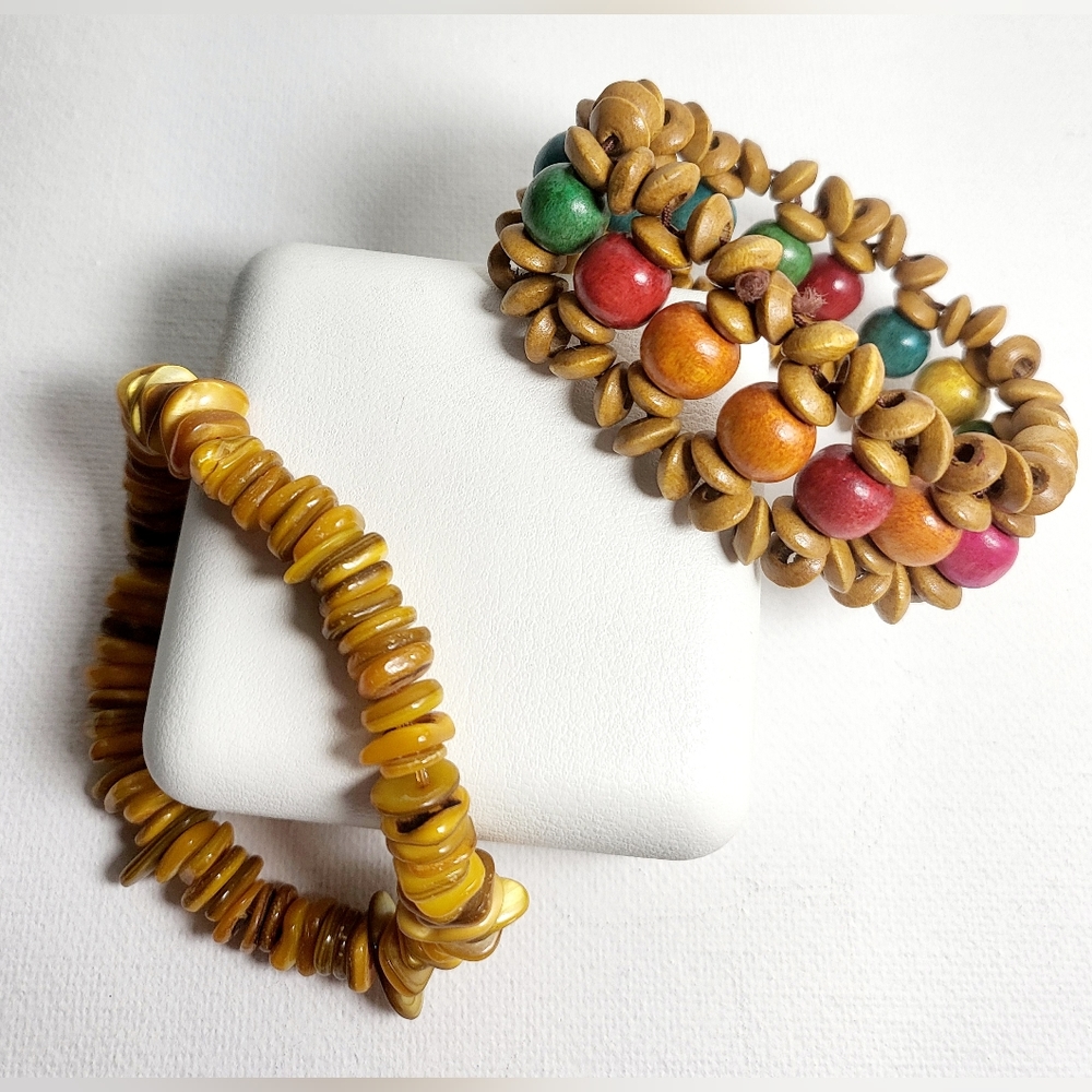 Shells, colored wood beaded - Picture 3 of 14